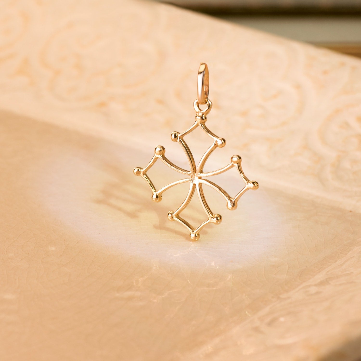18K Cross of Occitania Yellow Gold. 28 x 24 mm