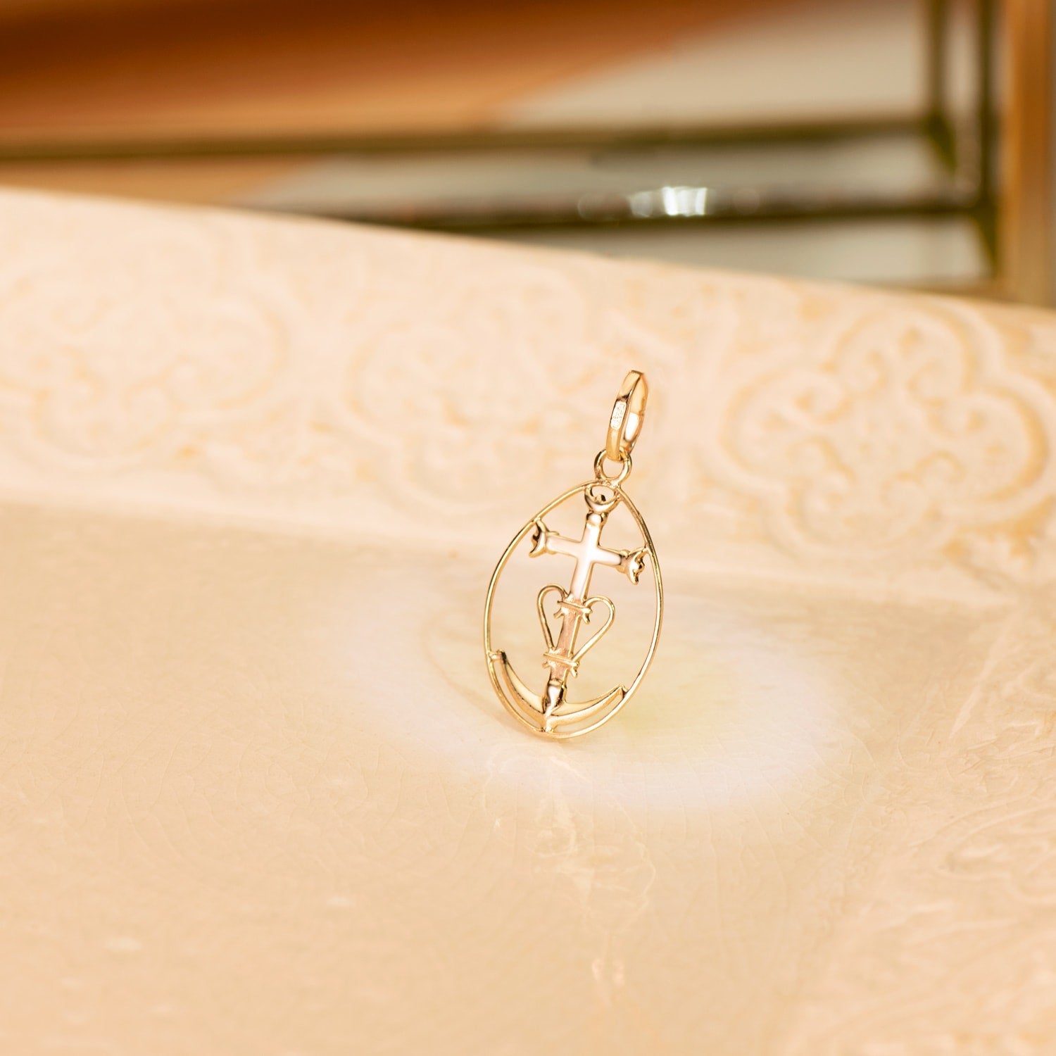 18K Yellow Gold Pendant Camargue Cross With Frame. 25 x 17 mm