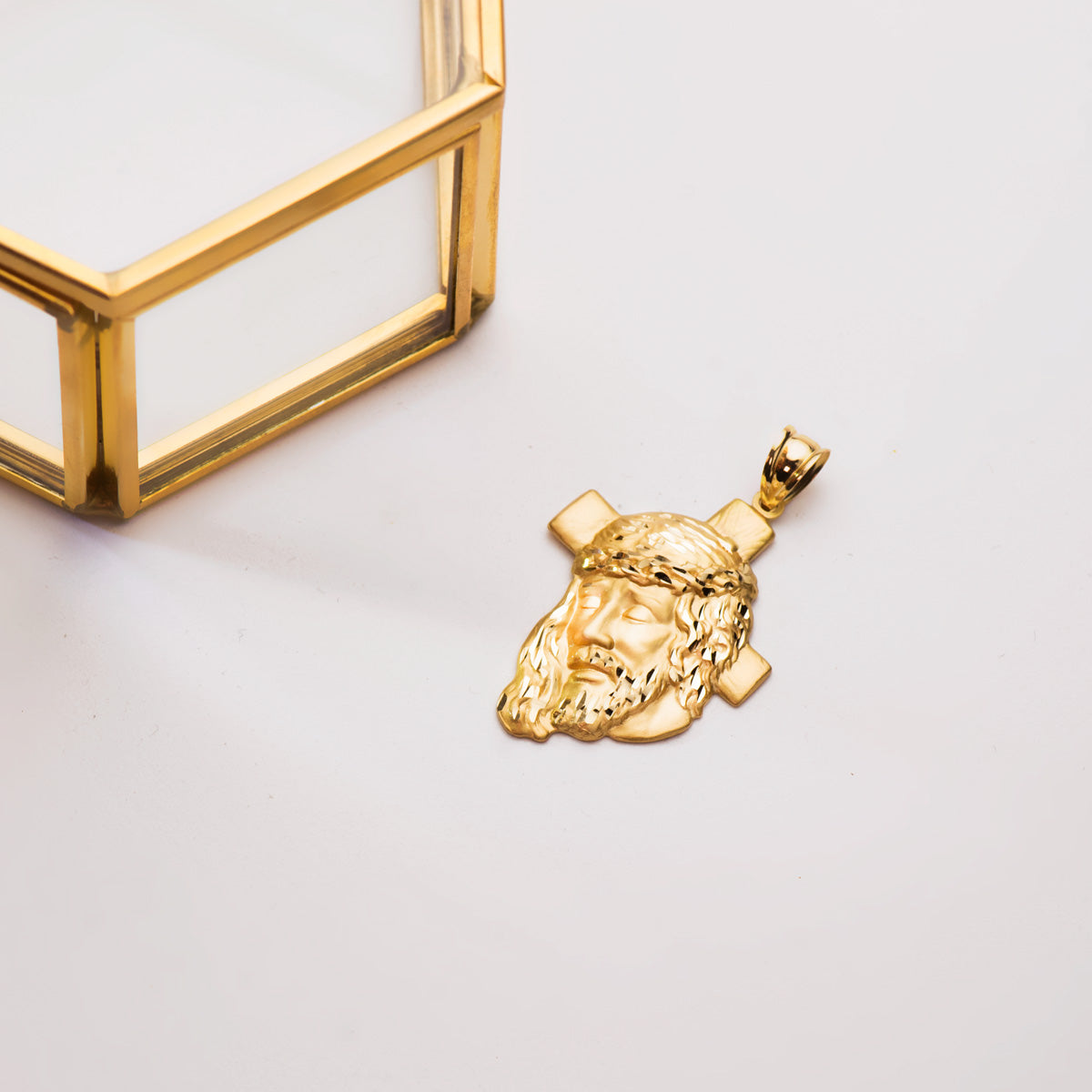 18K Christ Head With Cross 35x25 mm