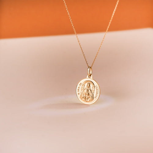 18K Medalla Virgen Nuestra Sra Del Coromoto 18 mm Talla Bisel