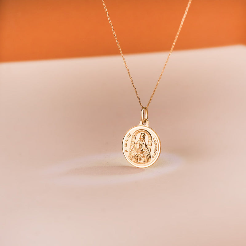 18K Medal Virgin Our Lady of Coromoto 18 mm Bezel Size