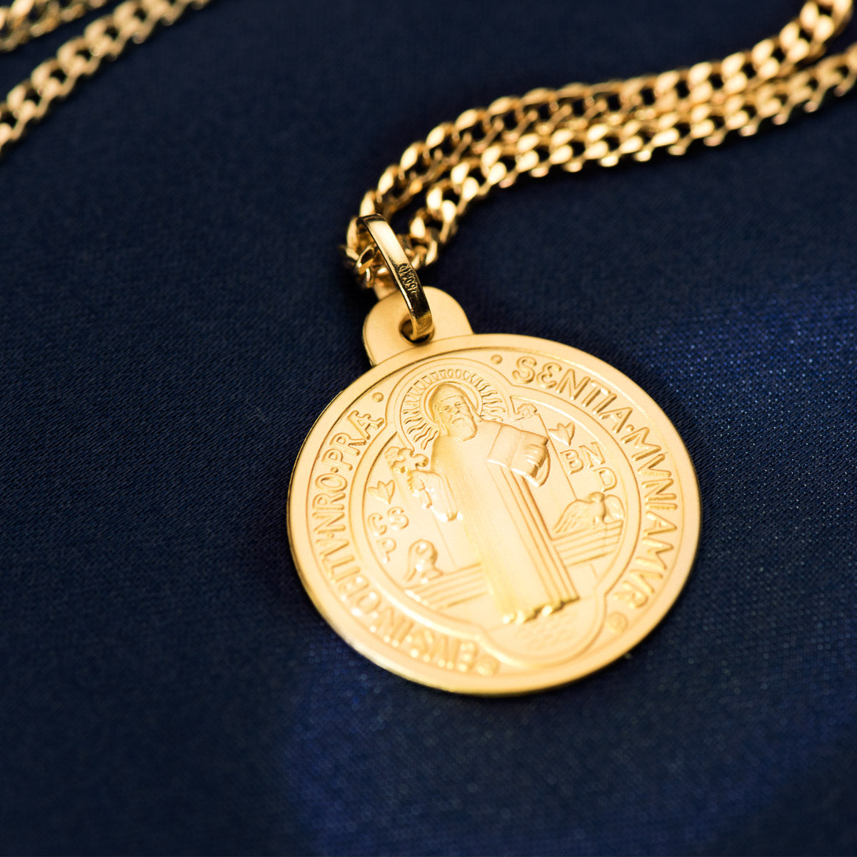 18K Escapular Medal Saint Benedict Monk 24 mm