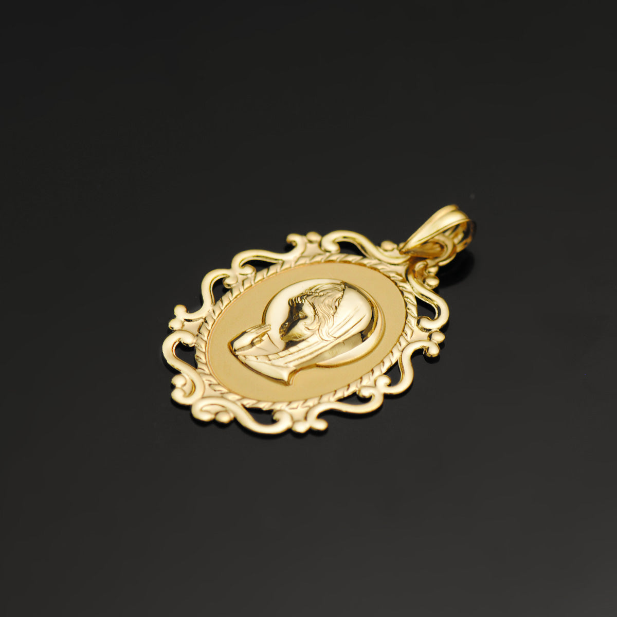 18K Medal Virgin Girl Openwork Frame In Shine 31x21 mm