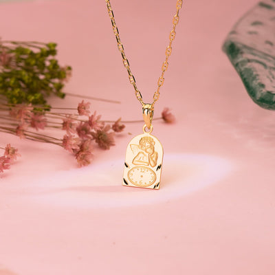 18K Medalla Arco Angelito Burol Con Reloj Tallada 18x11 mm