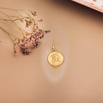 Médaille Notre Dame De Paris Or Jaune 18 Carats 18 mm