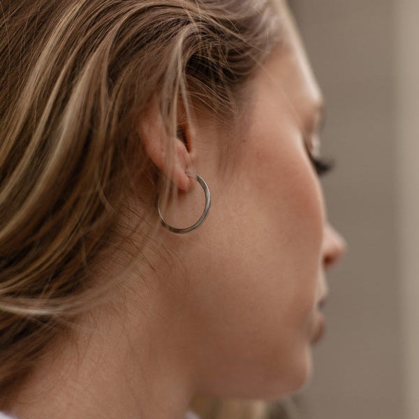 Silver hoop earrings flat and elegant design 25 mm