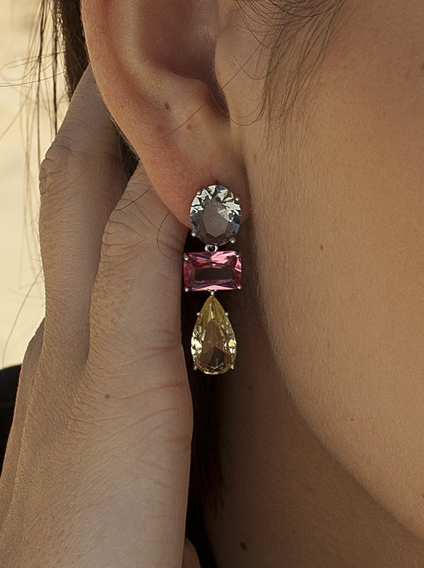 Colorful stone earrings in round emerald and pear cut