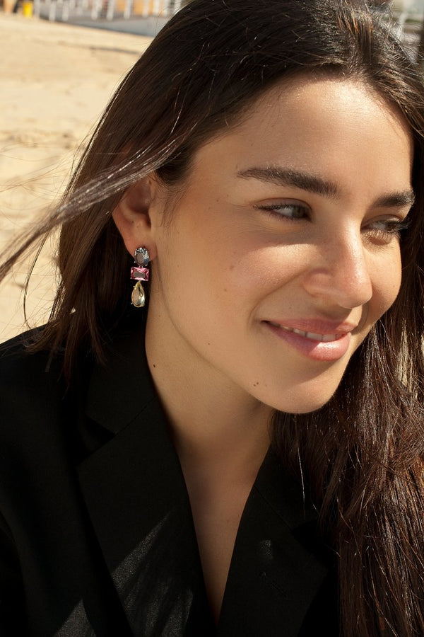 Colorful stone earrings in round emerald and pear cut