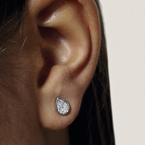 Small Shiny Silver Drop Motif Earrings 7.5 mm