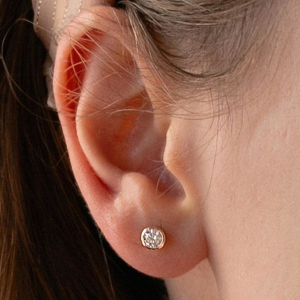 Small Pink Silver Earrings Basic Circular Design with 5 mm Zirconia