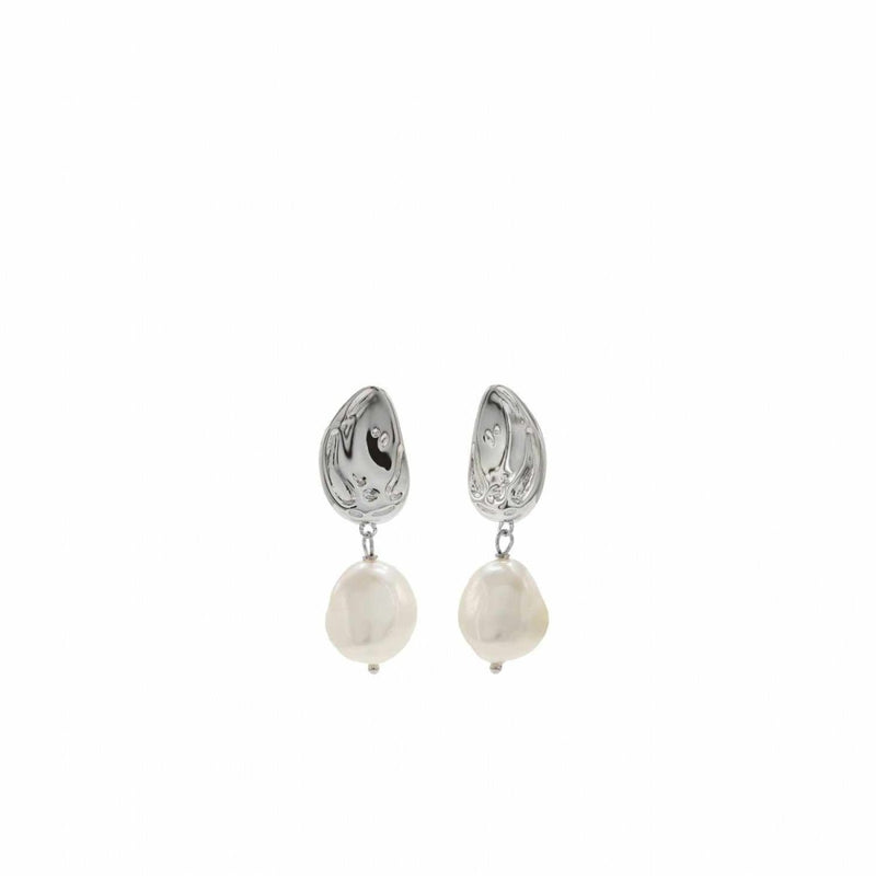 Irregular liquid design hanging pearl earrings