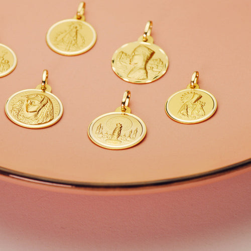 18K Medalla Virgen Macarena Bisel 18 mm