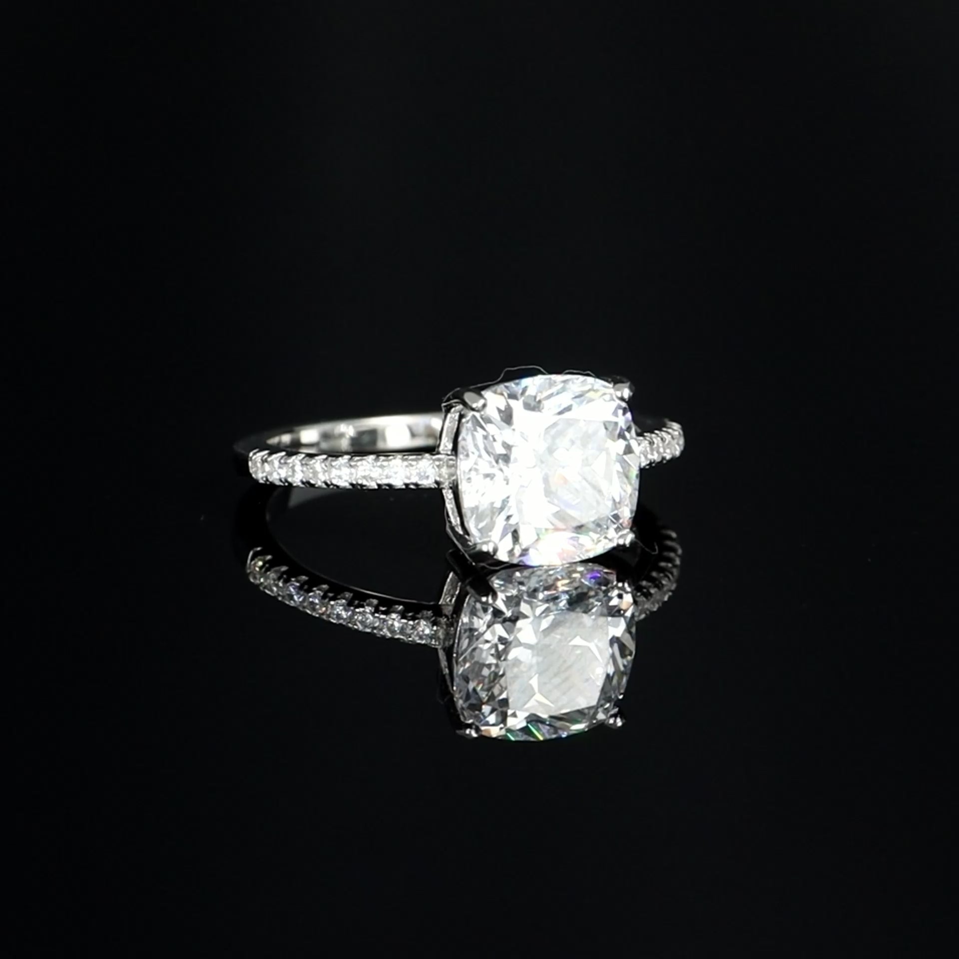 Solitaire 9 mm princess cut with cubic zirconia
