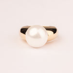 Smooth silver ring with shell pearl plated in 18k gold