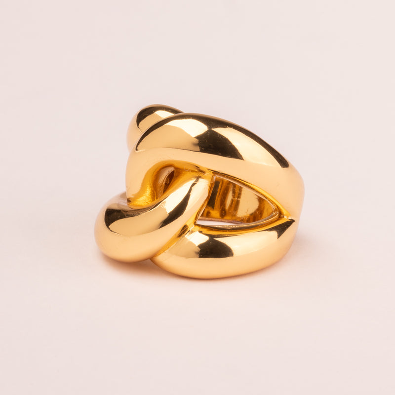 Smooth knot ring plated in 18k gold