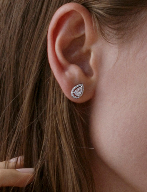 Petites boucles d'oreilles en argent brillant avec motif ovale et zircone