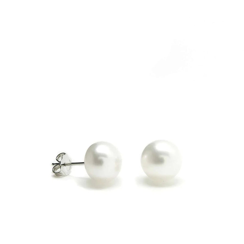 Petites boucles d'oreilles en perles d'argent, design classique