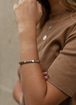 Bracelet d'esclave en argent lisse, design fin