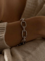 Bracelet à maillons ovales en argent avec détail en zircon