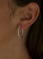 Boucles d'oreilles créoles circulaires en argent avec zircones intérieures et extérieures